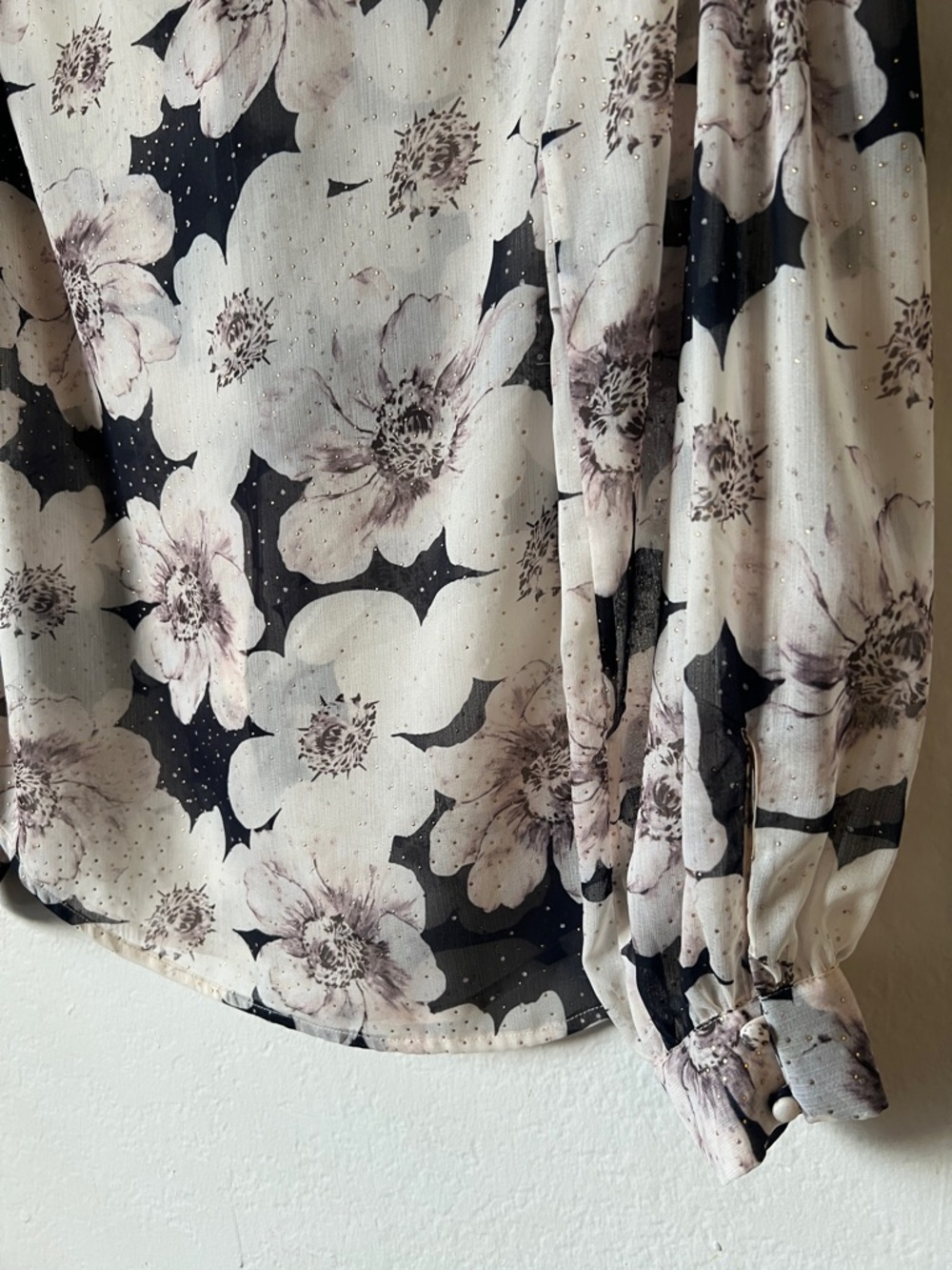 Like New! PAIGE Denim Giada Blouse Cream and Black Floral Tie-Neck in Size S - Picture 9 of 16